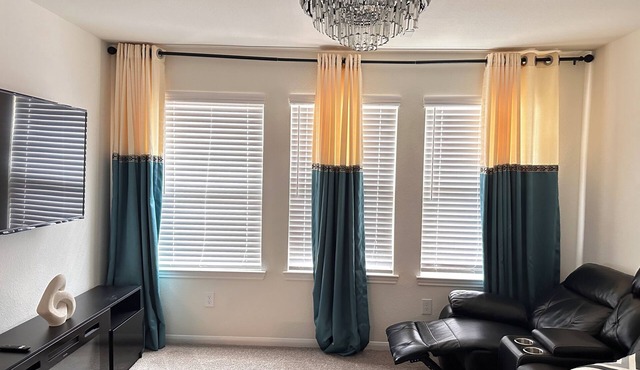 2-bedroom in peaceful Rosenberg with AC for relaxing stays
