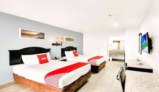 2 Queen Bed | Smoking