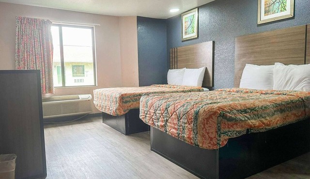 2 Queen Bed|Smoking|Jackson