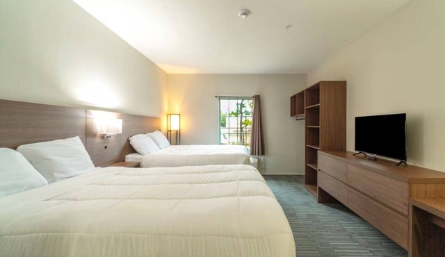 2 Relaxing Family-Friendly Rooms – w/Free Parking & Near Nature Trails!