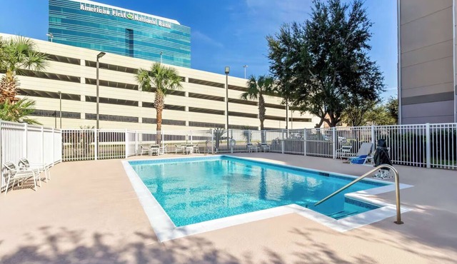 2 Units w/Free Breakfast, Outdoor Pool, Close to Galleria Retail Heaven