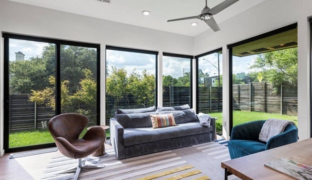 3 Bed 3 Bath Stylish Stay in Walkable South Austin Bouldin Creek