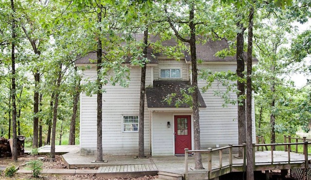 3 Bedroom 2 Bath Cozy Country Home with beautiful scenery