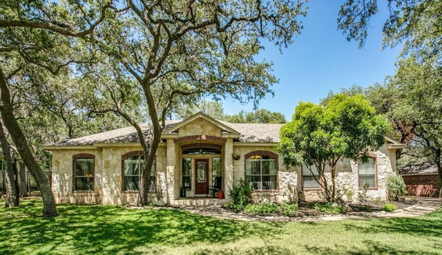 3 bedroom family home on 1/2 acre in the hill country