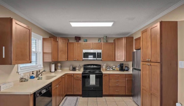 3-bedroom house in serene south Bossier City with all the comforts of home!