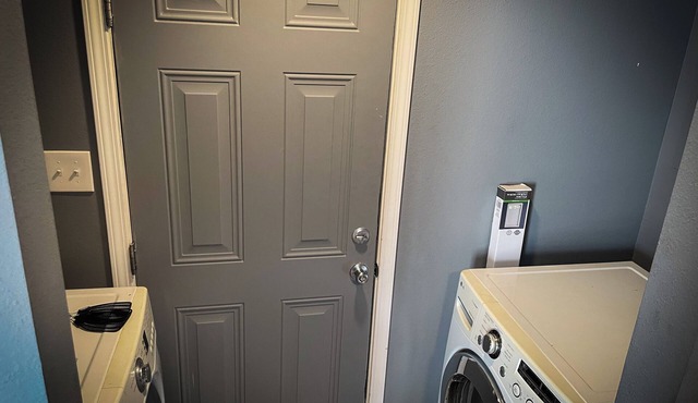3-bedroom house in charming Bossier City with AC.