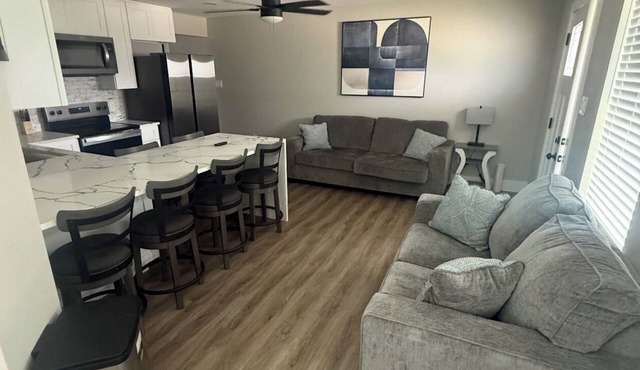 3-bedroom house, only minutes away from Surfside Beach.