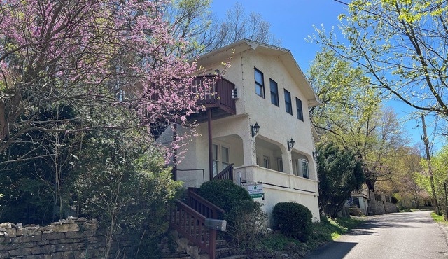 3-bedroom house in charming Downtown Eureka Springs Arkansas