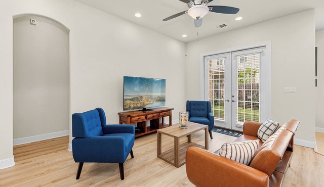 3 Bedroom near Dell Diamond & Kalahari