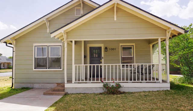 3-bedroom spacious house in Plainview close to town’s University and hospital. in Plainview