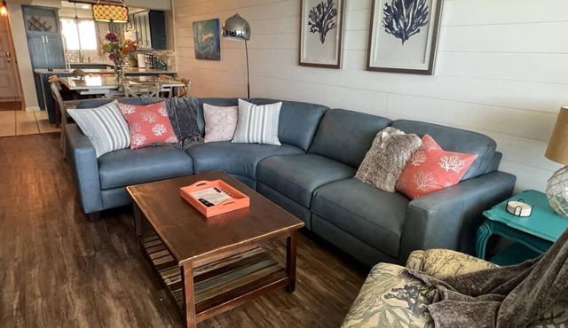 3 BR Beachfront Condo with Unobstructed Beach Views! Free Beach Chair Service in Panama City Beach