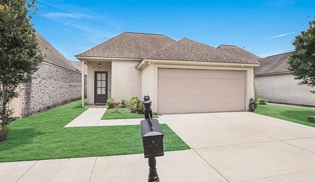 3 BR home just minutes from LSU in a gated community