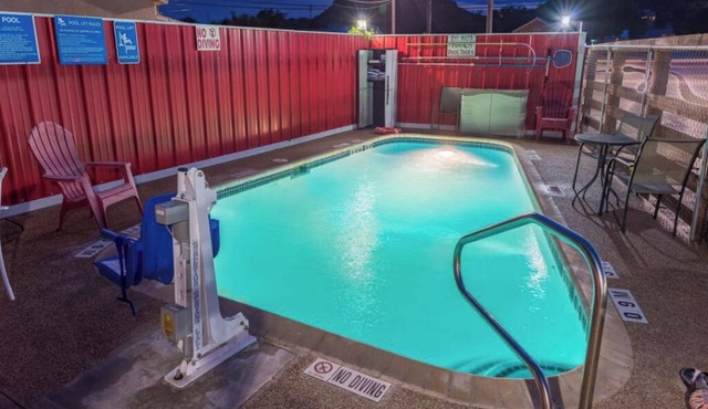 3 Family-Friendly Rooms Built for Relaxation Near Schrier Park - 1.3 miles