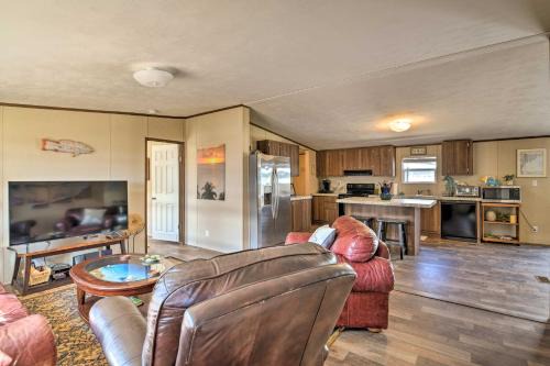 3 Mi to Beach: Home w/Deck in Port O'Connor!