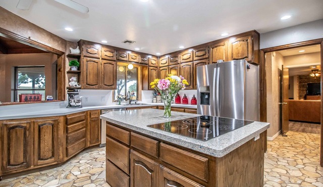 3200 sq. ft home sleeps 8 (The Bunk House)