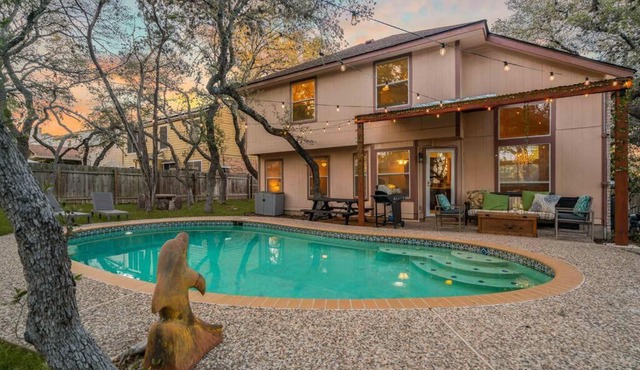 3B Villa w Pool, BBQ, Firepit, Yard Games, Gym