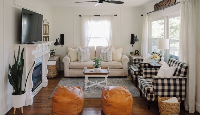 3bd 2ba Bumblebee Cottage in charming Ozark in Ozark