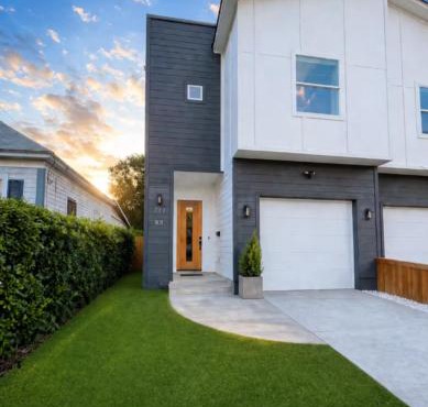 4 Bedroom House Downtown San Antonio Sleeps 12 Patio Walk to Riverwalk Alamodome Pet Friendly