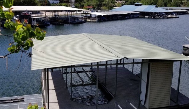 4 BR Waterfront Home, covered boat dock&Electric Car Charger(Dock not avail.)