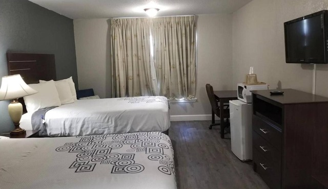 4 Budget-Friendly Rooms Perfect for a Relaxing Stay Near Houston Local Landmarks