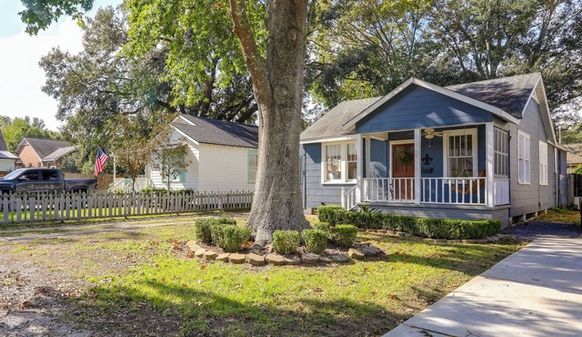4 Mi to Dtwn: Baton Rouge Bungalow w/Private Yard