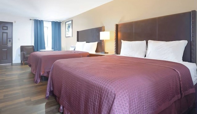 4 Relaxing Units | Feel at Home on the Road in San Augustine