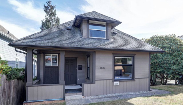 4B2B DT Everett Ideal for Medical/Corporate/Insurance Placement close Hospital in Everett