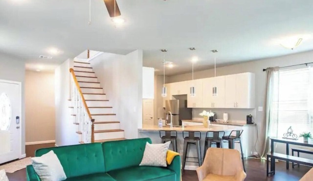 4BR Home in the Heart of Cowboy Nation!