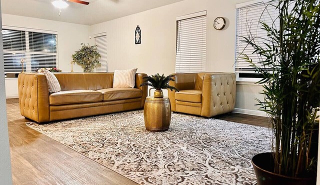 4BR retreat: 15m from Downtown and the Domain