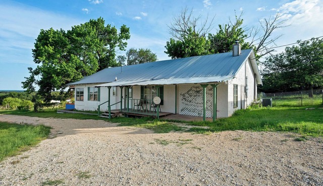 7 Hico Glamping Petting Zoo Campfire Fossil Rim