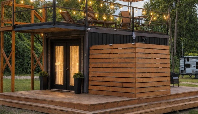 A Sweet Spot Hot Tub 13 min to Franklinton and 19 min the State Park