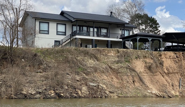 Adorable rustic home on Darbonne Bayou