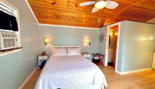 Adorable Waterfront guest house in Apollo Beach
