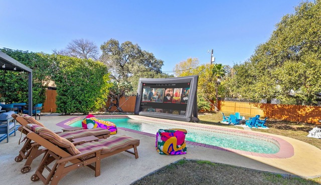 Alamo Family Retreat - Pool, Hot Tub, Game Room, Near Airport, Alamo, & Downtown