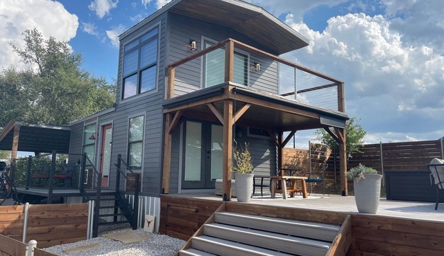 AMAZING Cabin in the Heart of the Hill Country w/breathtaking views,Pool & Spa!