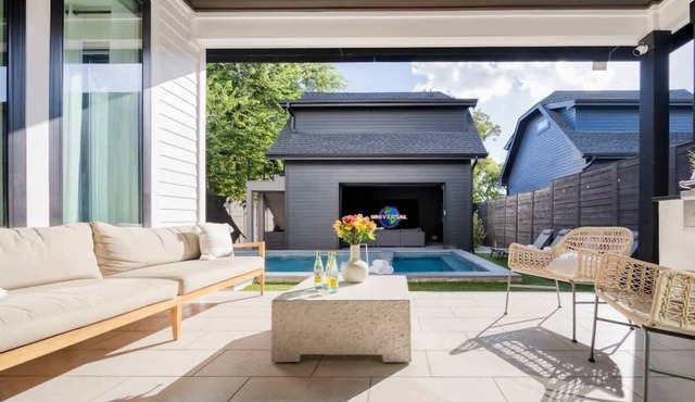 Amenities! Pool, Hot Tub, Theater, Outdoor kitchen