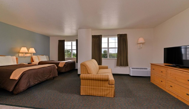 Americas Best Value Inn & Suites Winnie