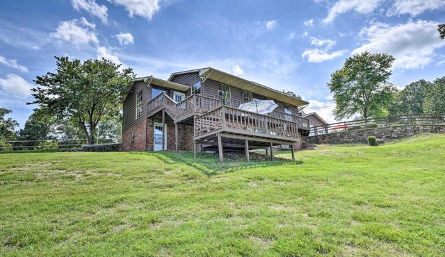 'Angler's Ridge' Waterfront Family Getaway!