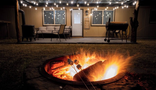 ArtLens Casa-Billiards-Campfire-WD-WIFI-Playset-TVs-Bluetooth Surround Sound