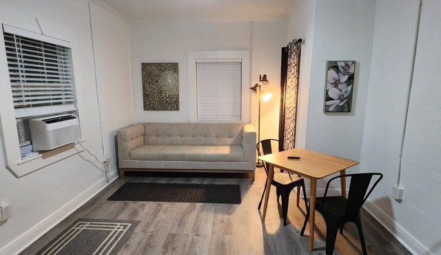 Audubon House Apt. 2: 2bd/1ba
