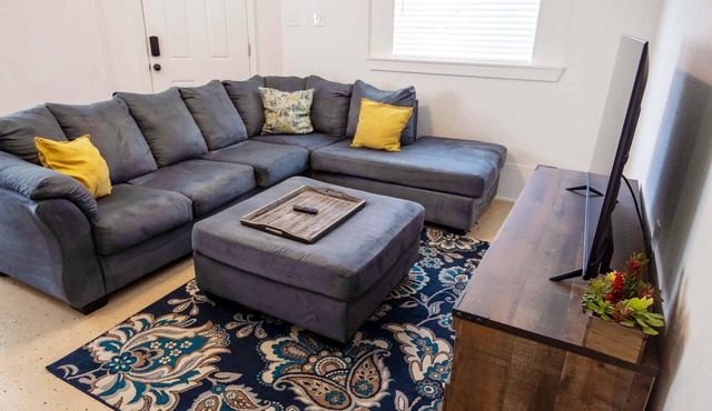 Audubon House Apt. 4: 1bd/1ba