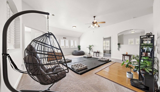 Austin Retreat House | 6BR | Yoga Gym | BBQ Yard
