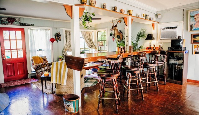 Authentic Louisiana Swamp Camp - Hunters & Fishermen Welcome