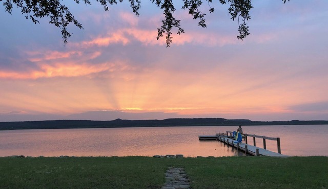 Azul Casa del Lago: Getaway to Possum Kingdom Lake on the Water