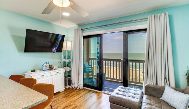Balcony w/Ocean View! North Beach 2nd-Floor Condo