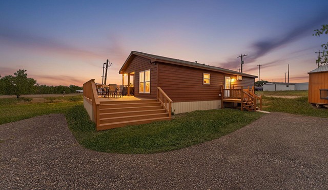 BarnHaus - Peaceful 3 Acre Ranch Retreat