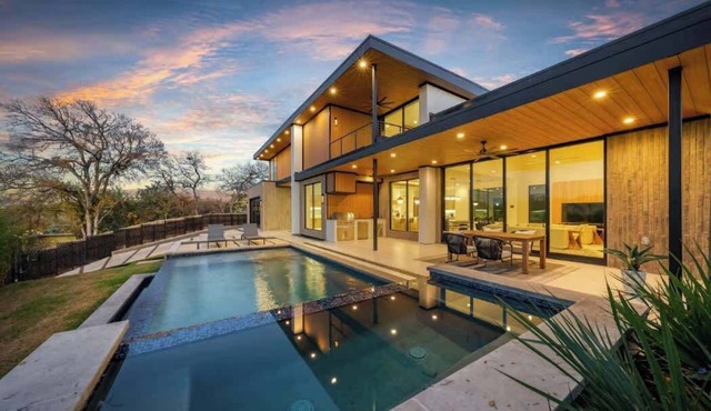 Barton Springs Luxe Heated Pool Spa Sleeps 16