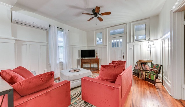 Baton Rouge Cottage w/Fenced Yard: Near Downtown!