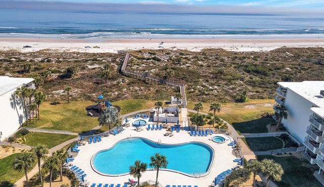 Beach Access St. Augustine villa with Indoor/outdoor pool & tennis courts in St. Augustine