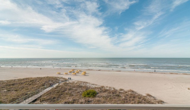 *BEACH FRONT CONDO* OUTSTANDING LOCATION! AND A BREATH-TAKING VIEW* in Madeira Beach